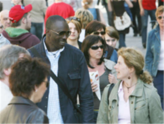 德國之所以成為現(xiàn)在移民大國,關(guān)鍵在于福利優(yōu)秀! 德國之所以成為現(xiàn)在移民大國,關(guān)鍵在于福利優(yōu)秀!