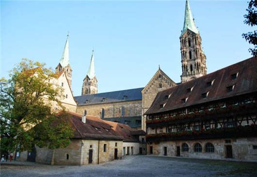 移民人數(shù)上升,現(xiàn)已居排名第二 移民人數(shù)上升,現(xiàn)已居排名第二